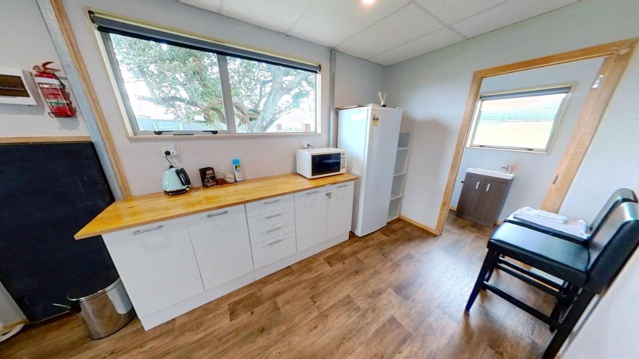 Full Holiday Home To Yourself, Up To 21 Guests Atiamuri ภายนอก รูปภาพ