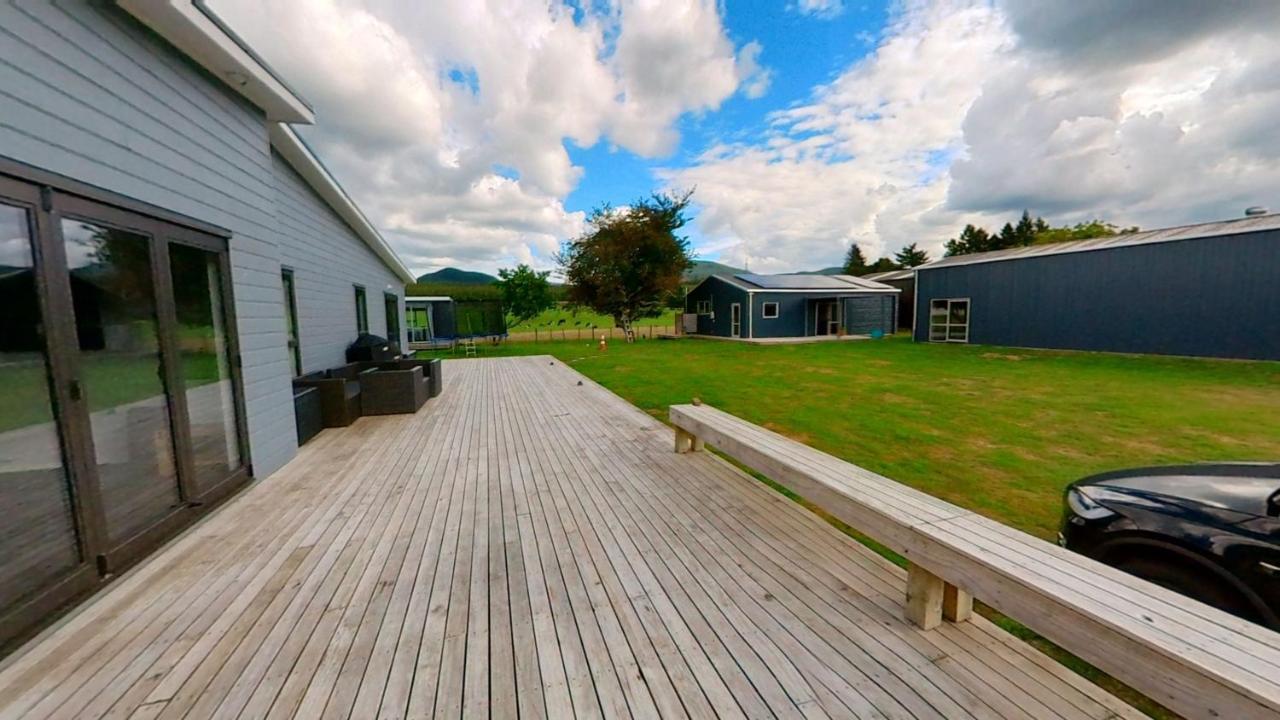 Full Holiday Home To Yourself, Up To 21 Guests Atiamuri ภายนอก รูปภาพ